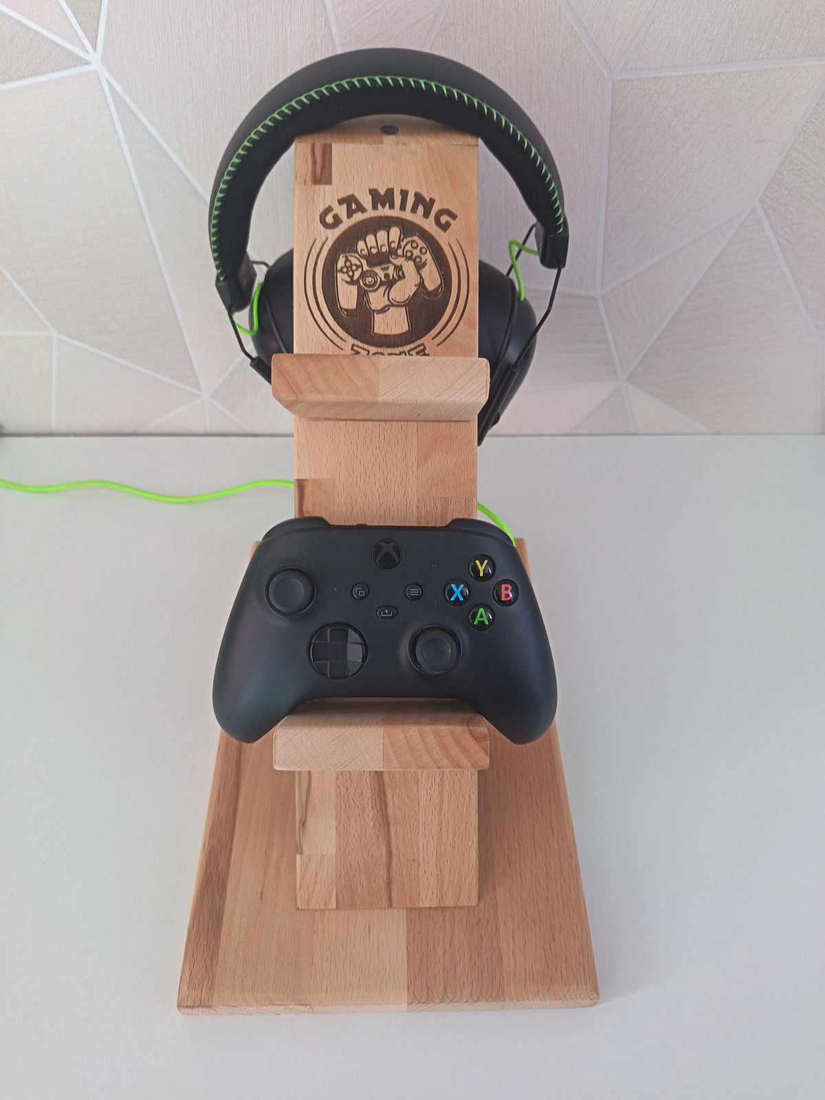 Support en bois de hêtre massif gravé Gaming Zone pour manette et casque de jeu
